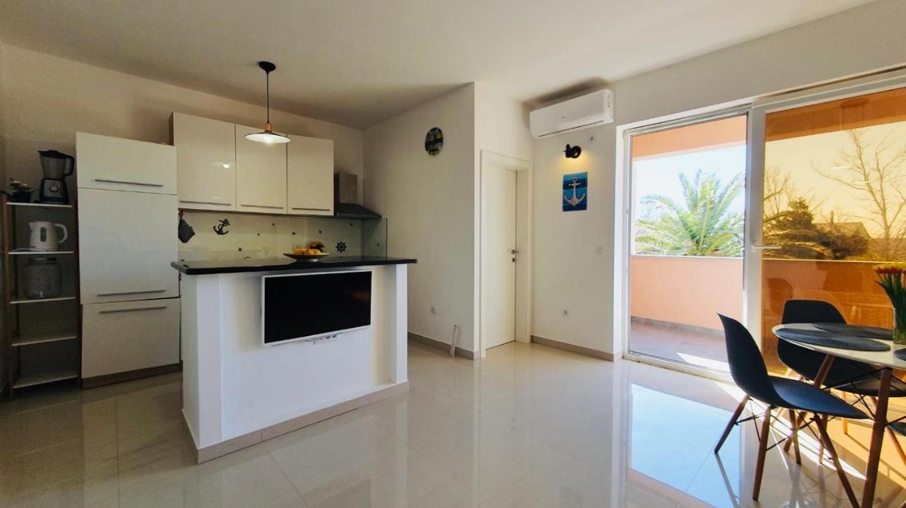 Apartman Petar Ražanac Esterno foto