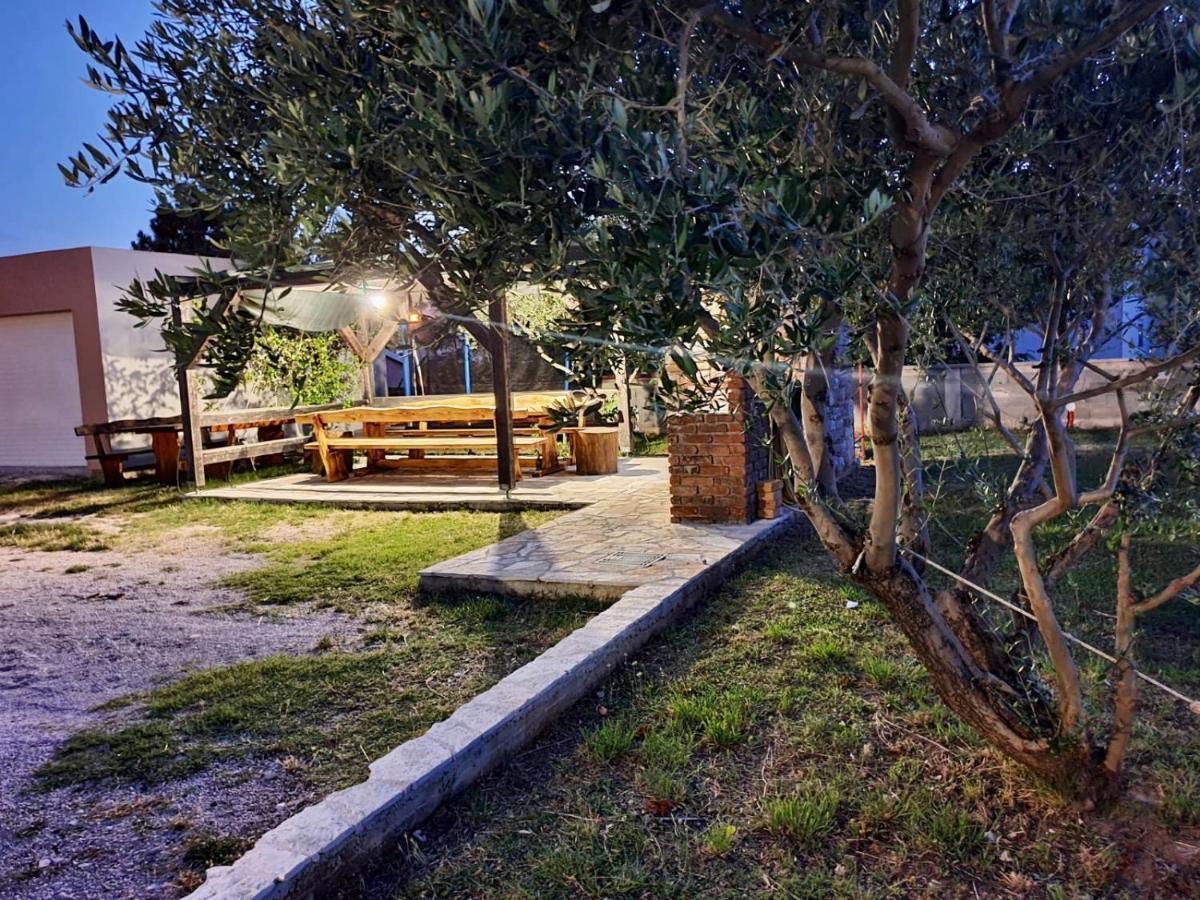 Apartman Petar Ražanac Esterno foto