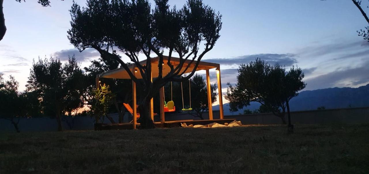 Apartman Petar Ražanac Esterno foto
