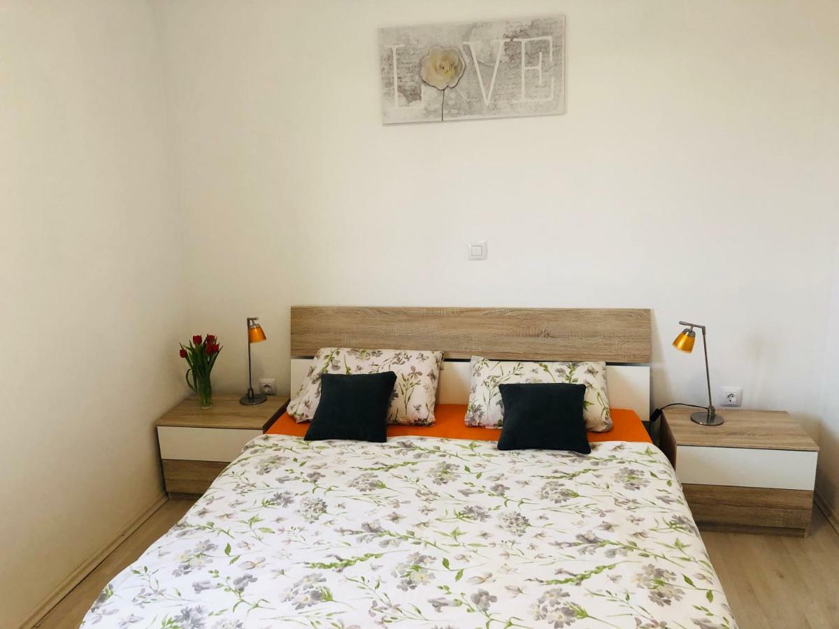 Apartman Petar Ražanac Esterno foto