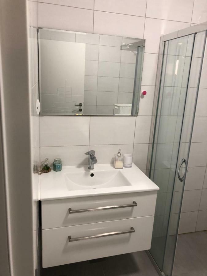 Apartman Petar Ražanac Esterno foto